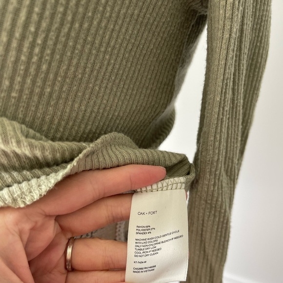 Oak + Fort V neck bottom down green cardigan - Picture 5 of 6